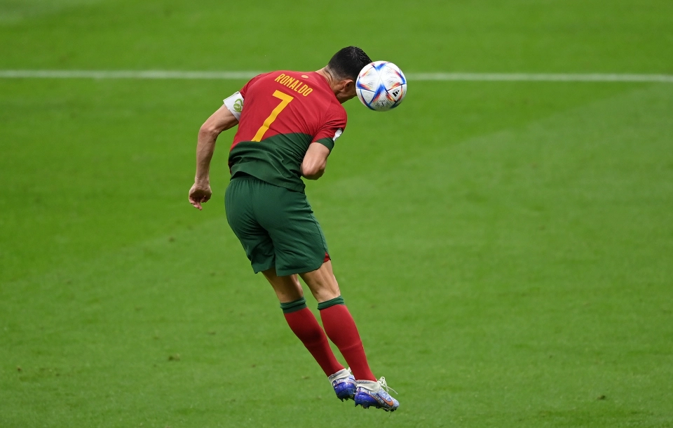 Cảm biến tích hợp trong trái bóng chính thức của World Cup 2022 xác nhận Ronaldo không ghi bàn: Không cần bàn cãi! - Ảnh 1.